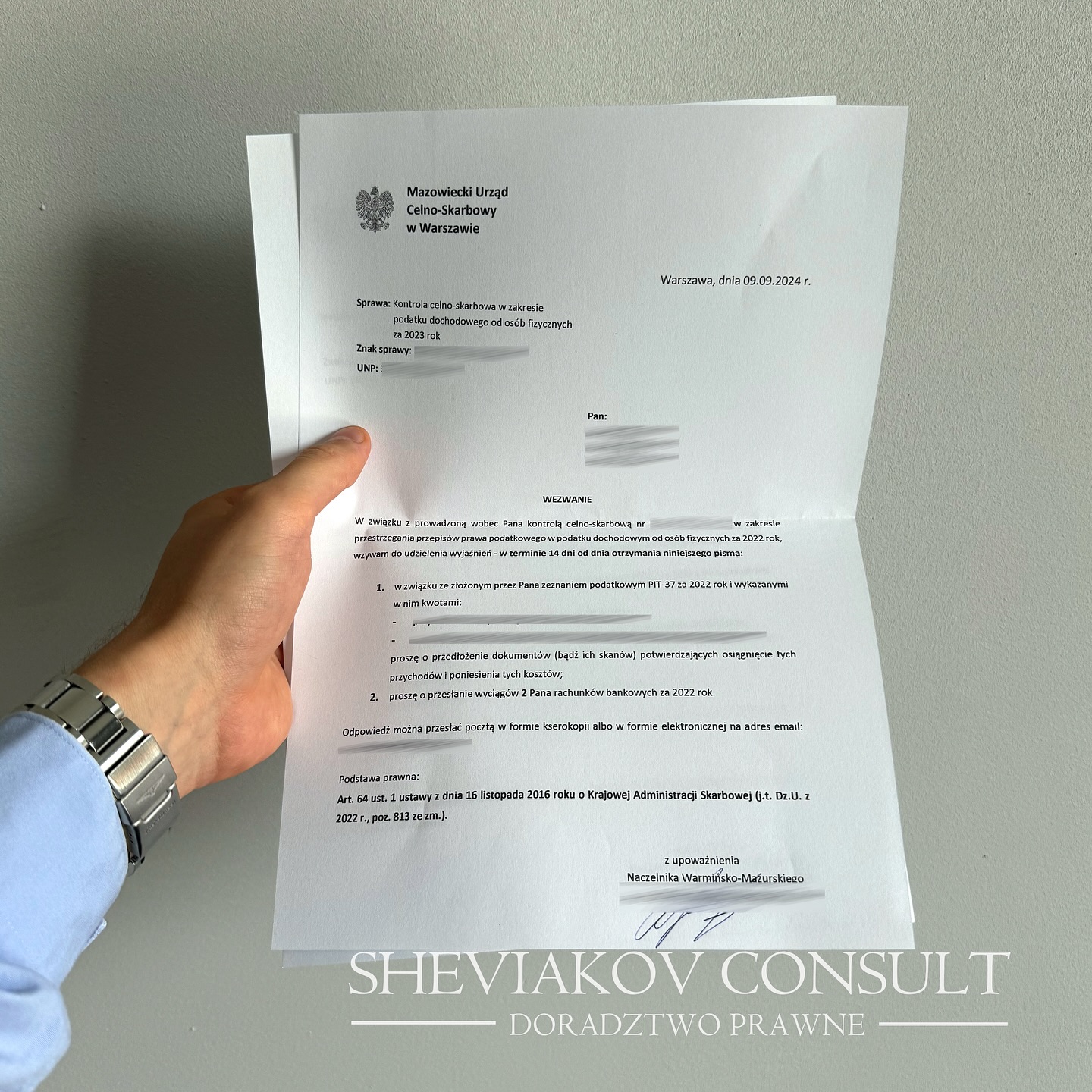 На фото вызов физического лица (нашего клиента иностранца) в налоговую ??